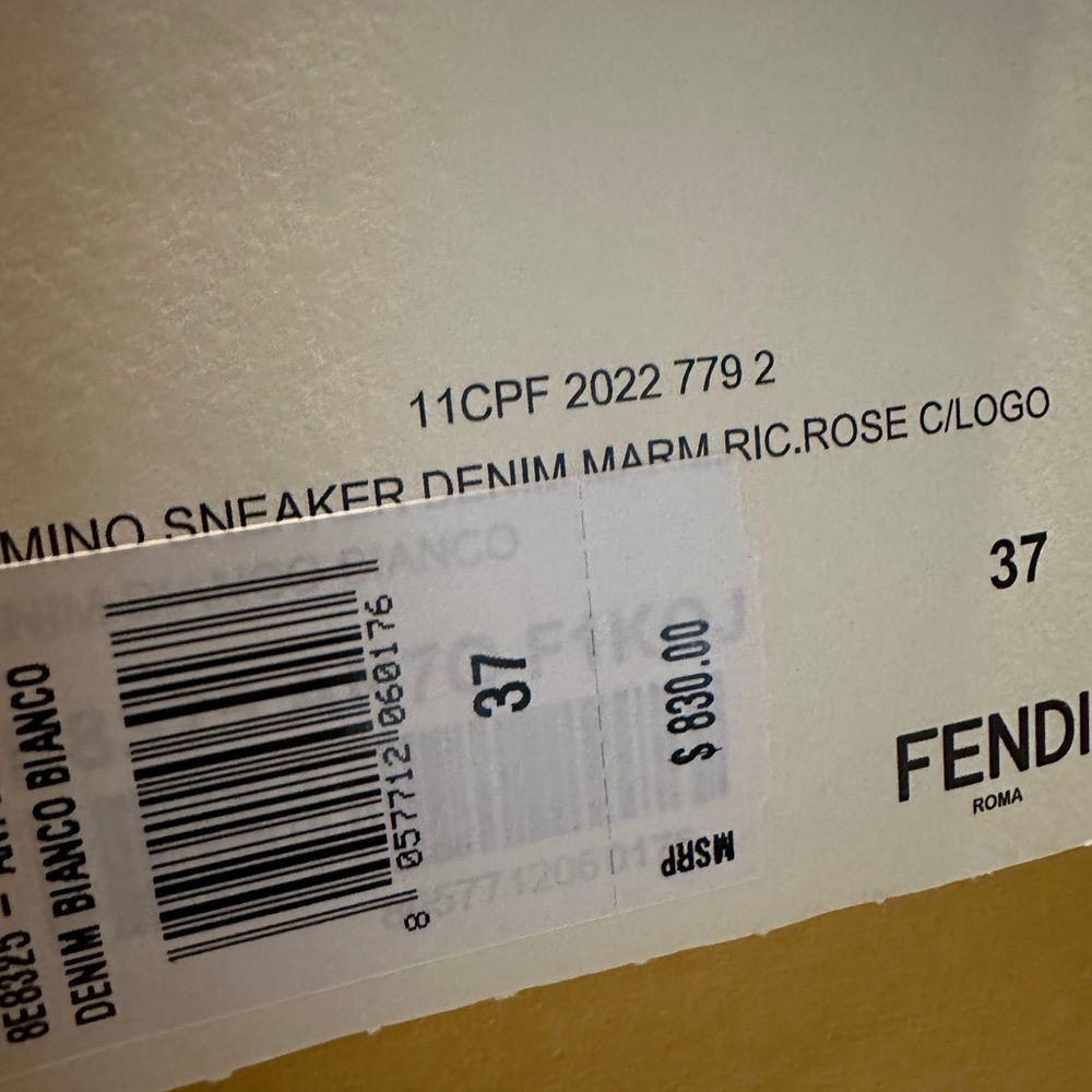 FENDI - Picture 7 of 9